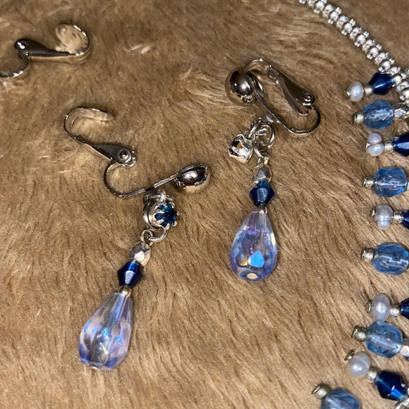 VTG Avon Blue/Silver Beaded Choker w/2 Pair Clip Earrings - Picture 5 of 7